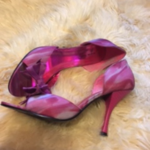 Shoes - Picture 2 of 3